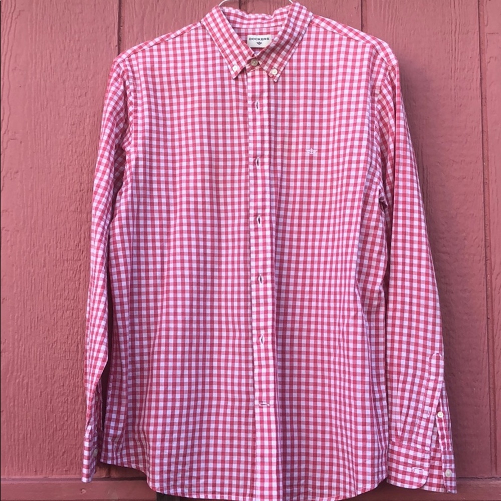 Men’s dress shirt button up